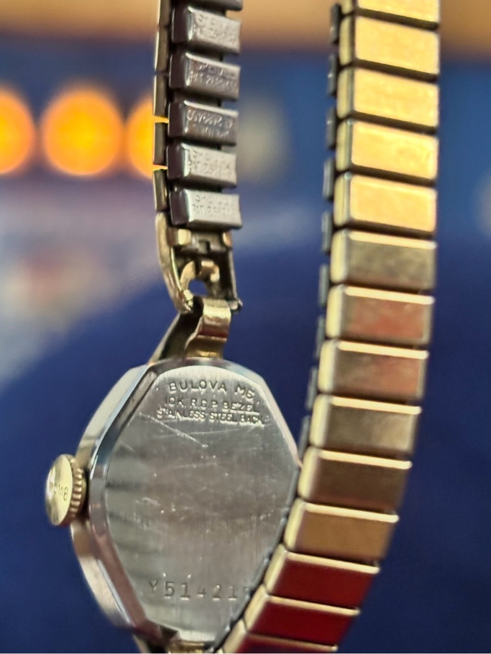 Estate Swiss Bulova Ladies Watch • 10K Gold Bezel • VTG Gold Bracelet Timepiece - Picture 4 of 6